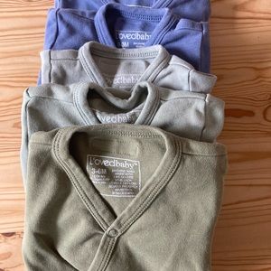 L’ovedbaby Organic Short-Sleeved Kimono Bodysuit bundle